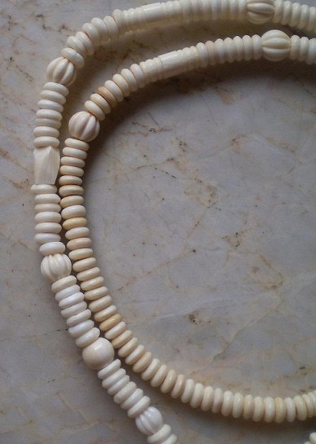 สร้อยงาช้างล้วน  ห่วงกลางหัวช้าง   เคาะเดียว 