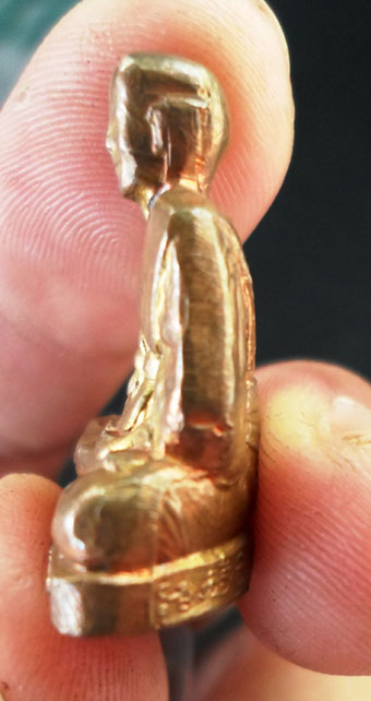 รูปเหมือนปั๊ม‘หลวงพ่อเงิน’ปี๒๕๐๒ พิมพ์นิยม‘แป๊ะยิ้ม’เนื้อทองแดงผิวไฟ 