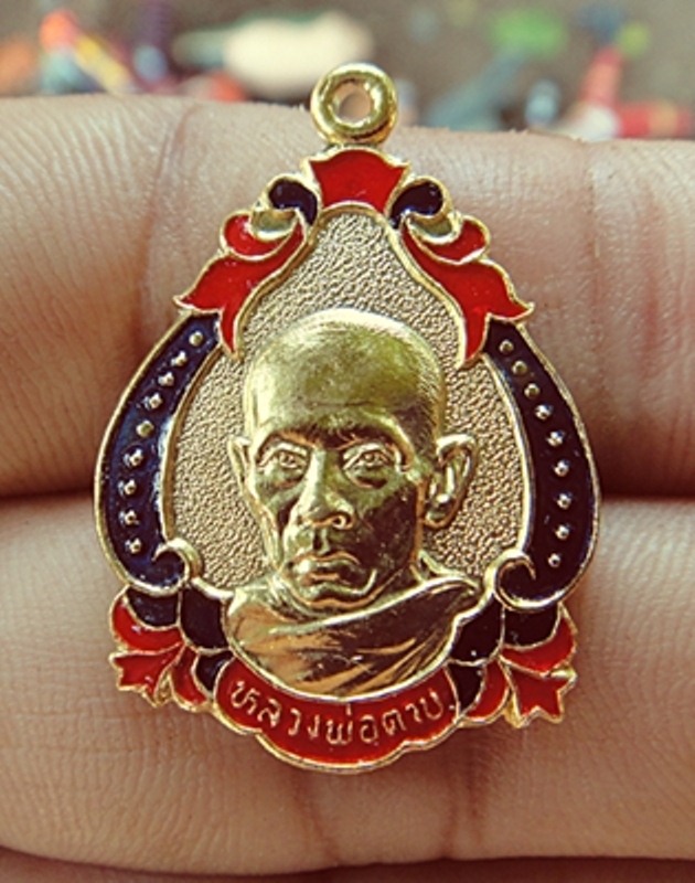 ///เหรียญโบว์ หลวงพ่อตาบ วัดมะขามเรียง รุ่น10 กะไหล่ทองลงยา สวยๆครับ///