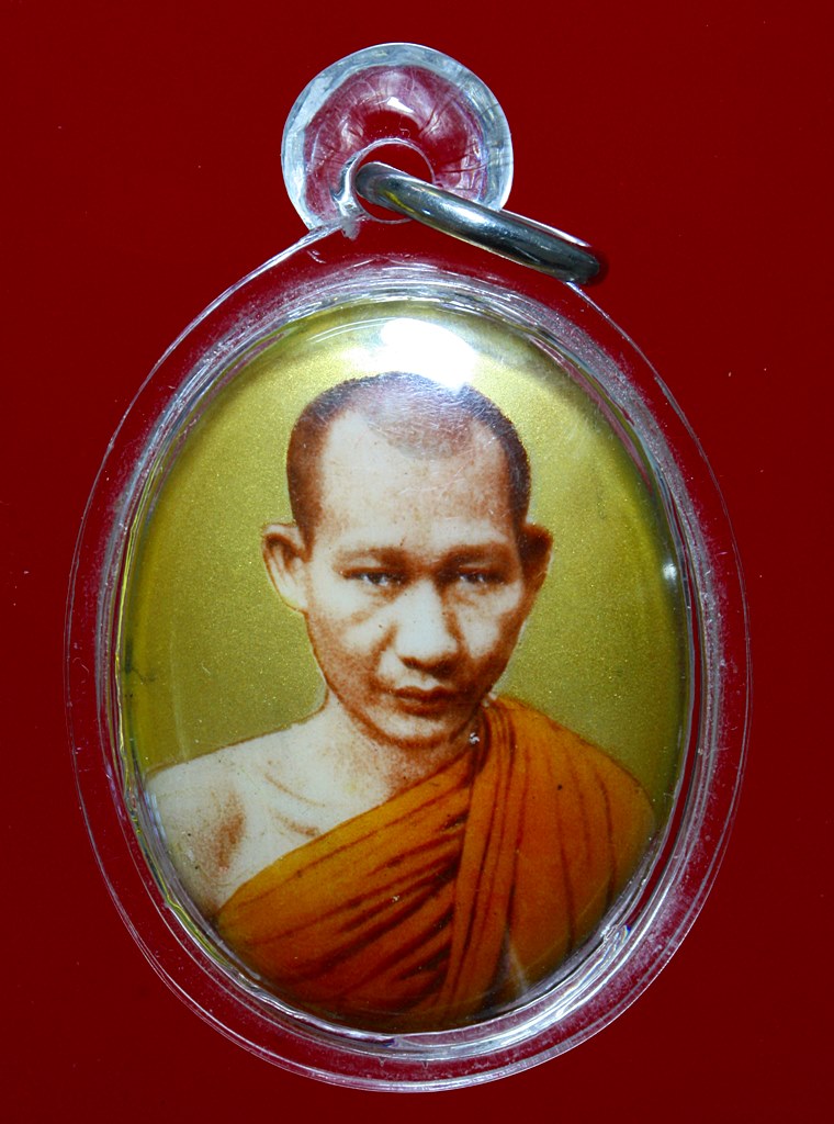 ล็อกเก็ตฉากทอง หลังแผ่นเงิน หายากครับ 