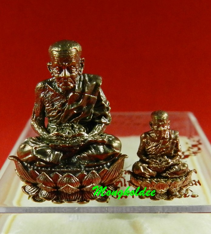  หลวงปู่ทวด สูง 1.2 นิ้ว+สูง 1.2 ซม  รุ่นปาฎิหาริย์สองโพธิสัตว์ เนื้อชนวนรวมใจ เลข#275