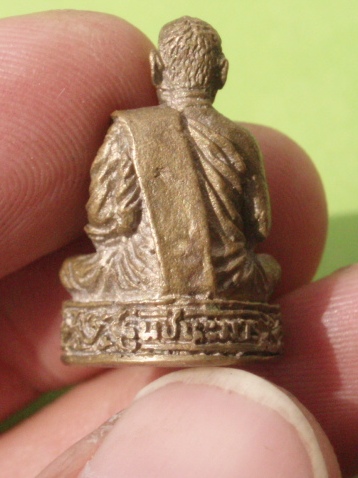((แดง 40บาท)) รูปหล่อพระครูกิตติพัชรคุณ รุ่น ชนะมาร