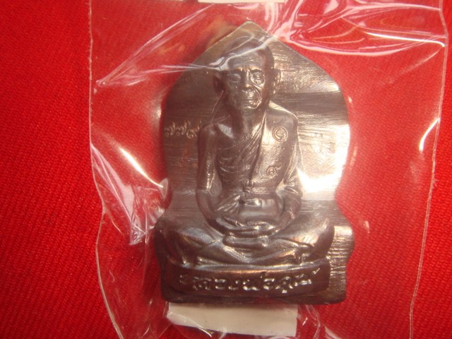 ชุดกรรมการซื้อที่ดินปฎิหาริย์ EOD พิมพ์ครึ่งองค์ มาพร้อมกัน 3 แบบเนื้อชนวนไม่ตัดปีกหลังเรียบ เลข.385