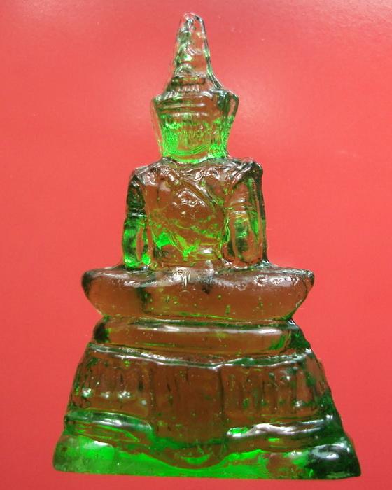 พระแก้วมรกต เนื้อแก้ว รศ200 ฉลองกรุง200ปี พศ.2525 ((องค์ที่1))
