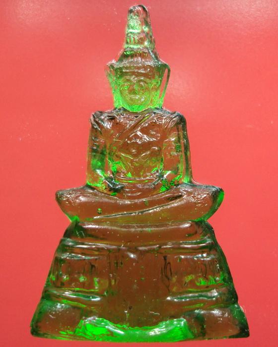 พระแก้วมรกต เนื้อแก้ว รศ200 ฉลองกรุง200ปี พศ.2525 ((องค์ที่3))