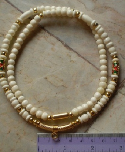 สร้อยกระดูกช้าง  เม็ดกลม  สลับทองไมครอน  ห่วงกลางโค้ง  เคาะเดียว   