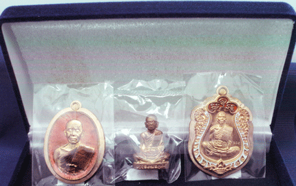 eod 2 หลวงพ่อคูณ ชุดแจกกรรมการ(สมนาคุณผู้ที่จองชุดที่ดิน) เบอร์ 2302 เคาะเดียวครับ