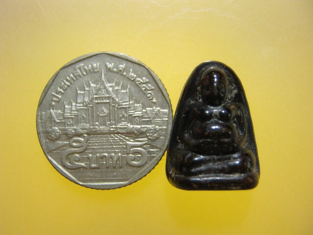 แร่พรหมชะแง้ พิมพ์พระสังกัจจายน์ หลวงพ่ออุ้น วัดตาลกง