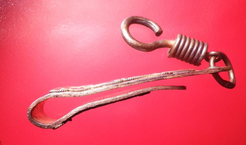 แหนบเงินลงยา 