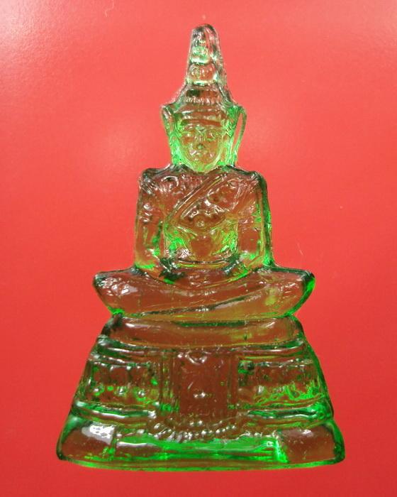พระแก้วมรกต เนื้อแก้ว รศ200 ฉลองกรุง200ปี พศ.2525((องค์ที่5))