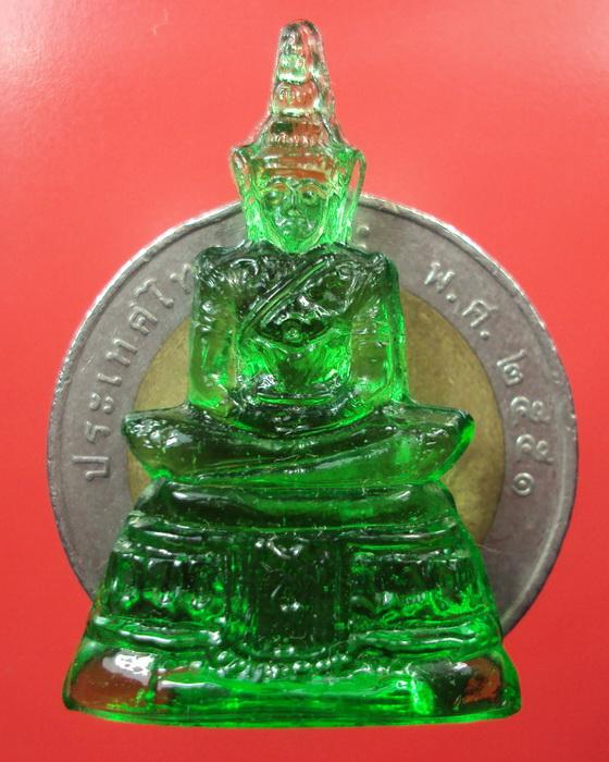 พระแก้วมรกต เนื้อแก้ว รศ200 ฉลองกรุง200ปี พศ.2525((องค์ที่5))