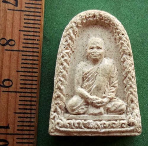 10 บาท พระผงพระอาจารย์ธวัชชัย ญาณสุโข วัดปูแหล (สวนแก้วประชา ฯ) อ.ยะหา จ.ยะลา *** Pj215