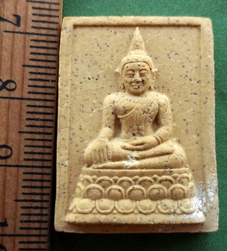 10 บาท พระผงพระพุทธ หลวงปู่หุน วัดบางผึ้ง จ.ฉะเชิงเทรา *** Pj224