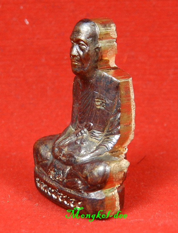 รูปเหมือนปั๊ม รุ่นแรก เนื้อทองแดงรมดำ หลวงพ่อทอง วัดพระพุทธบาทเขายายหอม จ.ชัยภูมิ ปี 55 #3589