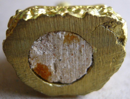 รูปหล่อฐานปูปลา ก้นอุดผงพรายกุมาร เนื้อทองเหลือง หลวงพ่อสาคร วัดหนองกรับ จ ระยอง ปี 2551 หมายเลข4321