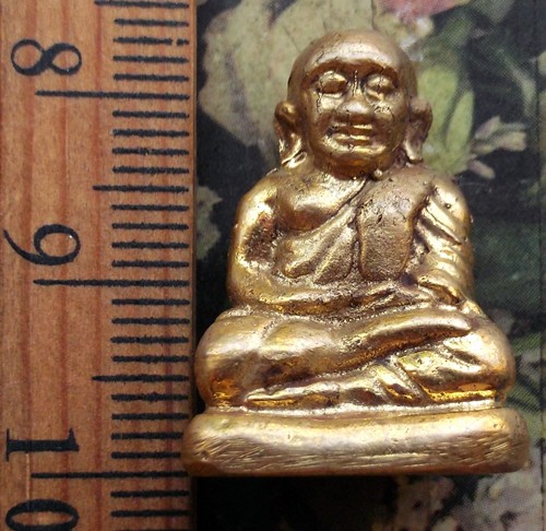 10 บาท กับ รูปหล่อหลวงพ่อเงิน ...Bi532