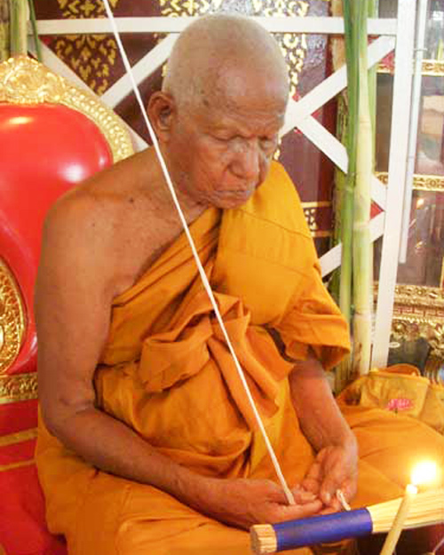พระนารายณ์ ปราบไตรจักร หลวงปู่ผาด วัดไร่ อ่างทอง