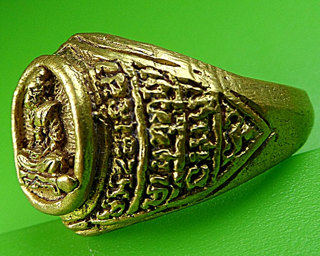 แหวนรุ่นแรกหลวงปู่คำบุ  วัดกุดชมภู อุบลราชธานี (1)