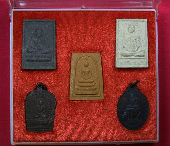 พระสมเด็จแก้วกาญจนา ชุดพิเศษ วัดถ้ำแฝด