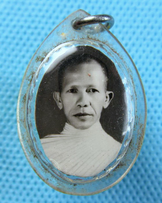 รูปถ่ายเกจิ หลัง ปลาตะเพียน เงิน ทอง ไม่ทราบที่ครับ..เริ่ม20บาท.(06/05/57-68)
