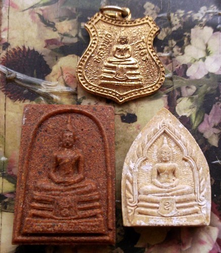 60 บาท กับ พระผงหลวงพ่อพุทธโสธร ...Bh250