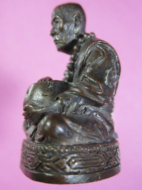 รูปหล่อหลวงปู่คำบุ รุ่นเหลือกินเหลือใช้