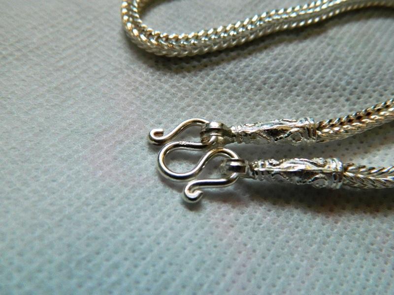 สร้อยเงินแท้ 92.5% ขนาด 3 มิล....ยาว 26 นิ้ว สวมหัวได้ คล้องพระได้ 5 องค์