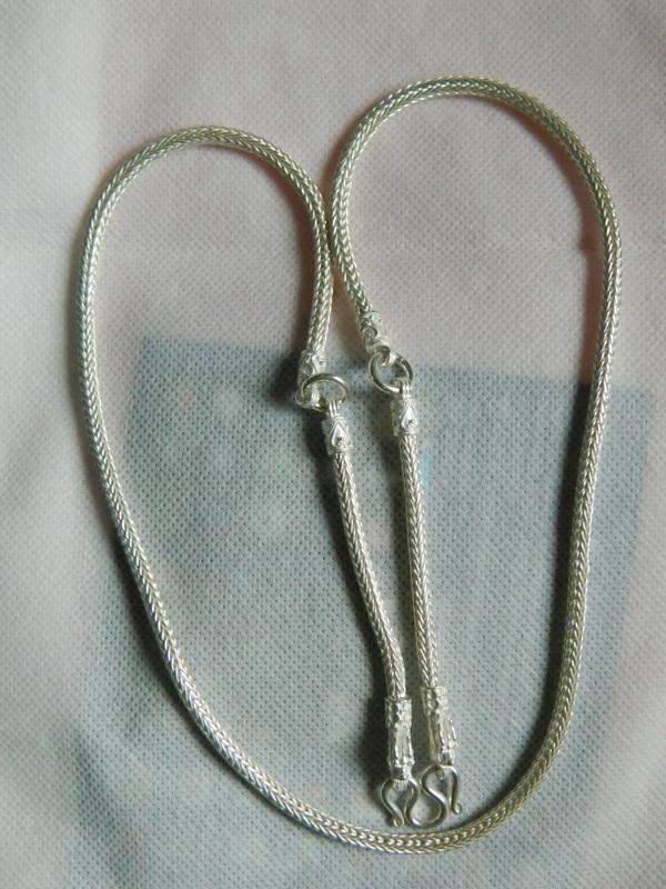 สร้อยเงินแท้ 92.5% ขนาด 4 มิล....ยาว 28 นิ้ว สวมหัวได้ คล้องพระได้ 3 องค์