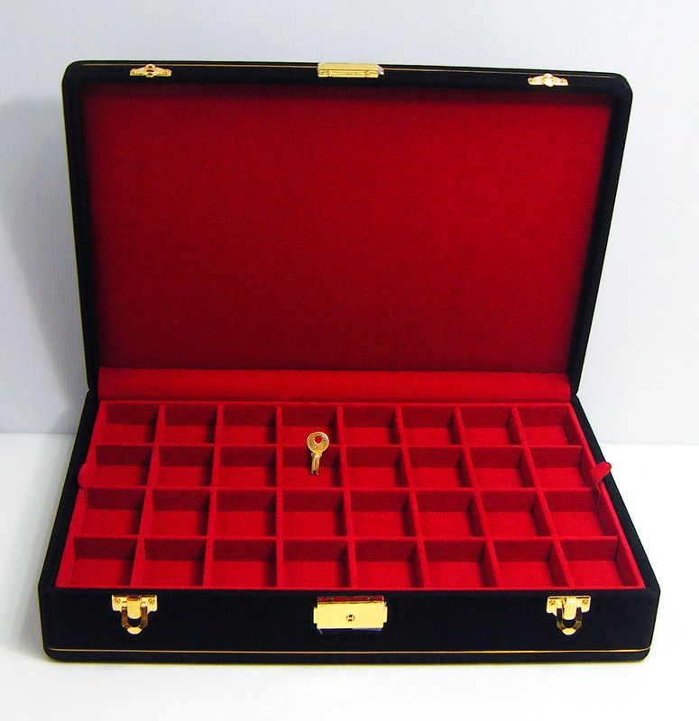 กล่องใส่พระ สั่งทำพิเศษ 2ชั้น 64ช่อง หุ้มกำมะหยี่สีดำ-แดง สวยหรู น่าใช้มากๆคะ