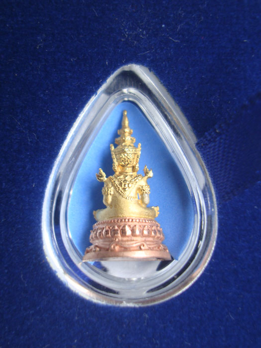 พระแก้วมรกตทรงเครื่อง เนื้อเงิน3K หน้าตัก 1/4 นิ้ว ครองราชย์ 60 ปี 2549 กรมสรรพสามิตรจัดสร้าง (9752)