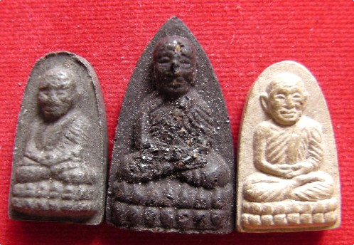 หลวงปู่ทวด พิมพ์เตารีด พร้อมกัน 3 องค์ ไม่ทราบที่