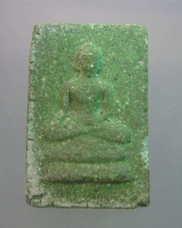 "เคาะเดียว" พระเนื้อผงพิมพ์พระพุทธไม่ทราบที่ครับ