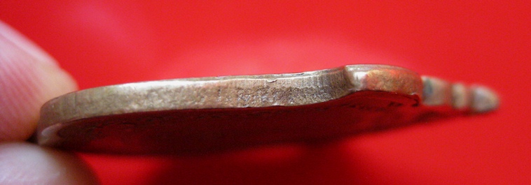 เหรียญหลวงพ่อแดง วัดเขาบันไดอิฐ รุ่นแม่ทัพ ปี2511 เนื้อฝาบาตร มีดาว