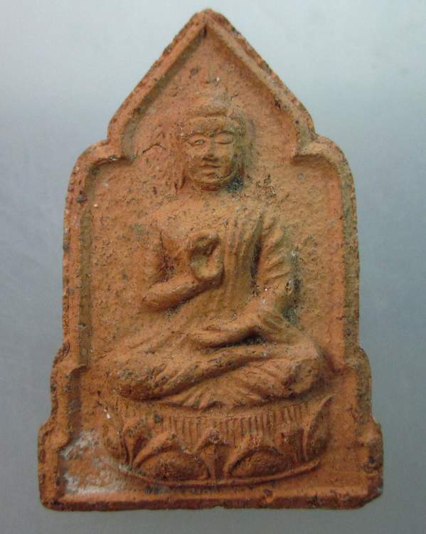 พระเนื้อดินพิมพ์พระพุทธ ไม่ทราบที่ครับ