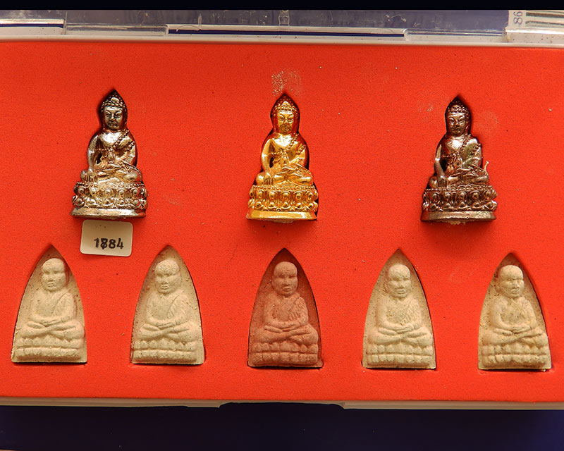 1784 พระชัย หลวงปู่ทวด รุ่นตำหนักทอง หลวงปู่ทอง สุสังวโร วัดป่ากอสุวรรณ ครบชุด 8 องค์ จ.สงขลา พ.ศ. 2