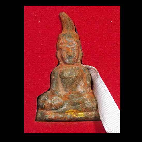 พระท่ากระดาน กรุวัดต้นลำใย สร้างจากตะกั่วนมที่ขุดค้นพบในกรุถ้ำลั่นทม อ.ศรีสวัสดิ์ จ.กาญจนบุรี