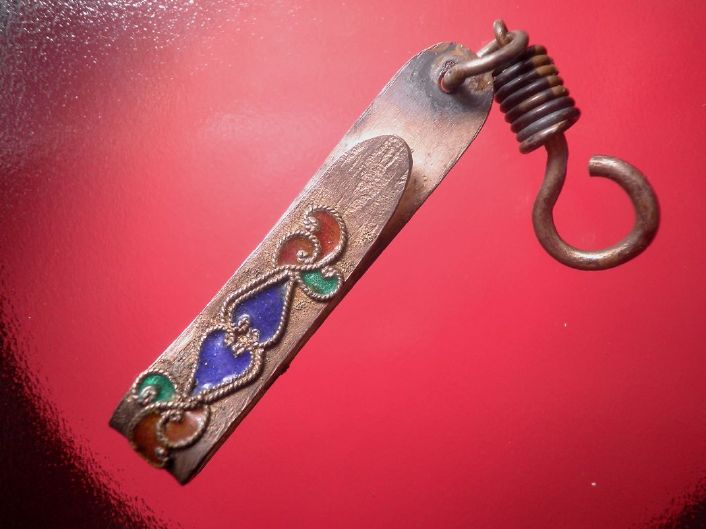 แหนบเงินลงยา 