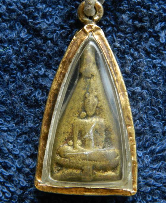 เหรียญหล่อหลวงพ่อคำ วัดโพธิ์ปล้ำ อ่าทอง รุ่นแรก เลี่ยมทองเก่า