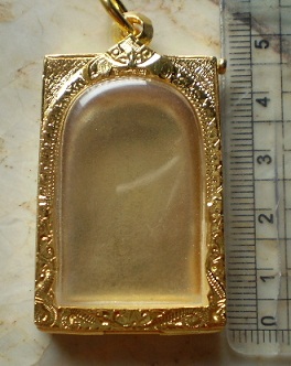 ตลับเงินแกะลาย ปิดหลัง  ชุบทองบแท้ ใส่พระสมเด็จ เคาะเดียว