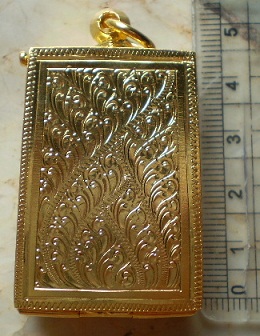 ตลับเงินแกะลาย ปิดหลัง  ชุบทองบแท้ ใส่พระสมเด็จ เคาะเดียว