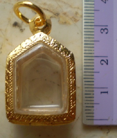 ตลับเงินแกะลาย  ล้อมเพชร  ชุบทองแท้  ใส่ขุนแผนผงพรายเล็ก  เคาะเดียว  