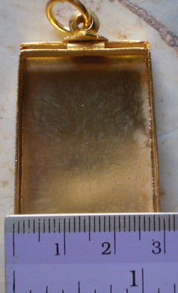 ตลับเงินขัดเงา  ล้อมเพชร  ชุบทองแท้ ใส่พระสมเด็จ  เคาะเดียว 