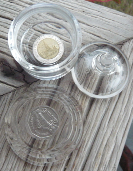 โถใหญ่2ชั้น ถอดได้สำหรับใส่พระธาตุหรือเกศา เกรดA อะคลิลิค เนื้อใสขนาดตามรูป งานอย่างดีครับ ครับ