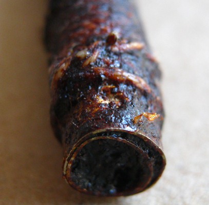 ตะกรุดปืนแตก เนื้อเงินจารมือ แช่น้ำหมาก หลวงปู่คำบุ วัดกุดชมภู จ.อุบลราชธานี ปี2553 สร้าง1,000ชุด 