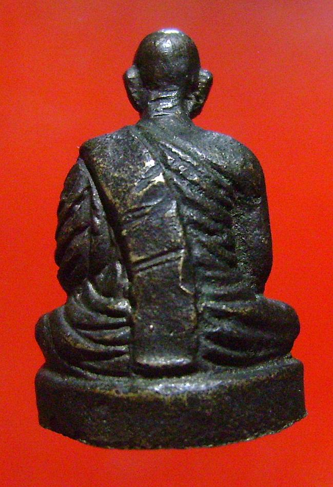  รูปหล่อหลวงพ่อขอม