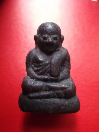 รูปหล่อหลวงพ่อเงินเก่าครับ