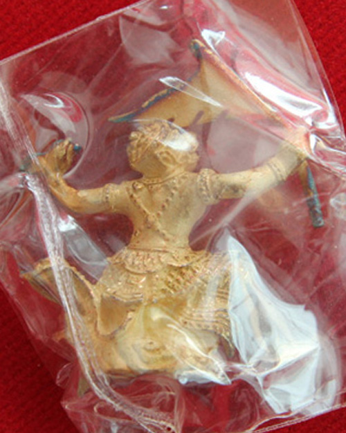 หนุมานเชิญธงลอยองค์  เนื้อทองไมครอน  หลวงพ่อพูล  วัดไผ่ล้อม