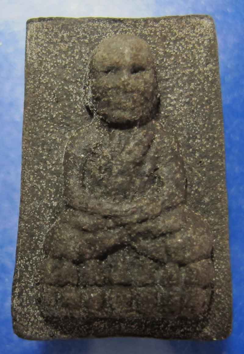 หลวงปู่ทวด เนื้อว่าน รุ่นสร้างมณฑป สี่เหลี่ยม หลังสถูป ฝังตะกรุดเงิน ปี 2540 วัดทรายขาว จ.ปัตตานี
