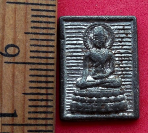 10 บาท พระเนื้อชิน *** Pj476