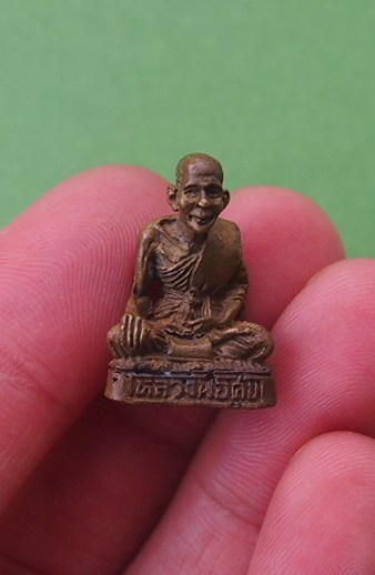 ***เริ่ม 10 บาท***เคาะเดียวแดง รูปหล่อหลวงปู่ศุข (2)